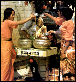 Burmese women devotees